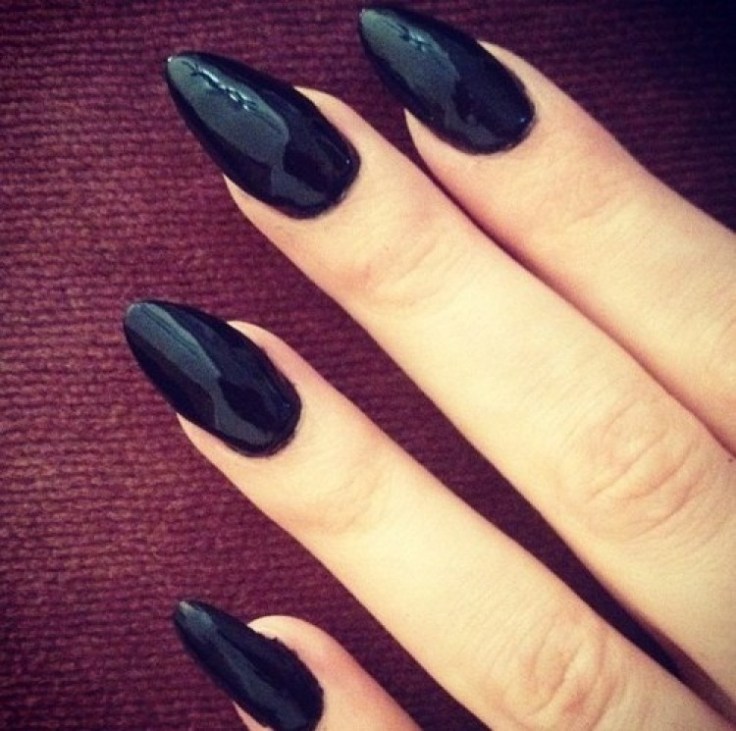 stiletto-unhas